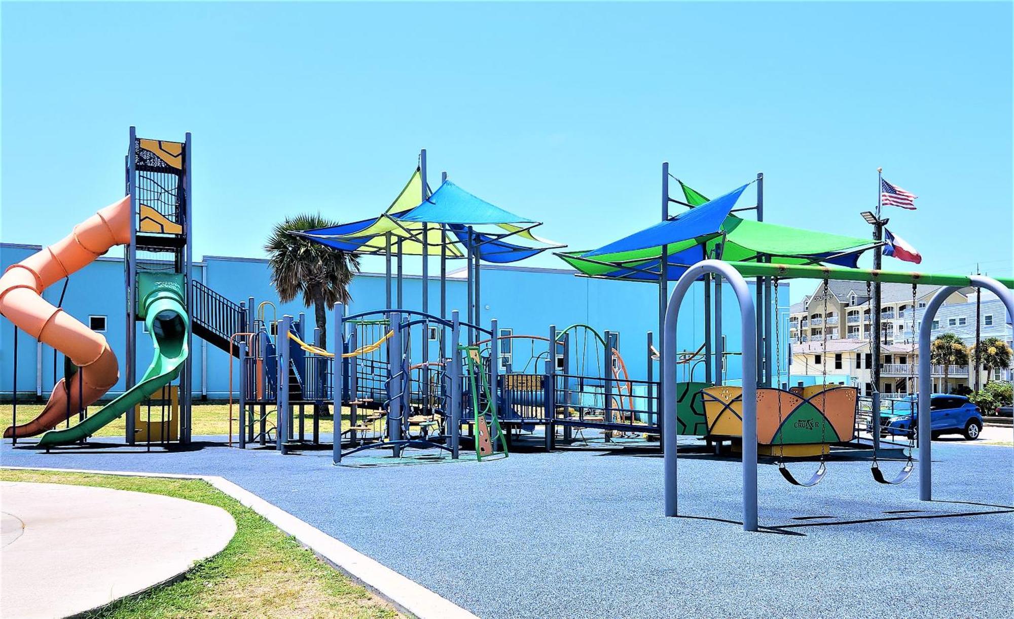 Casaazul-2605B-Pleasure Pier & Beach A Block Away- 3Bed 2Bath 7 Beds- 7 Minutes To Cruise Terminal Galveston Exterior photo