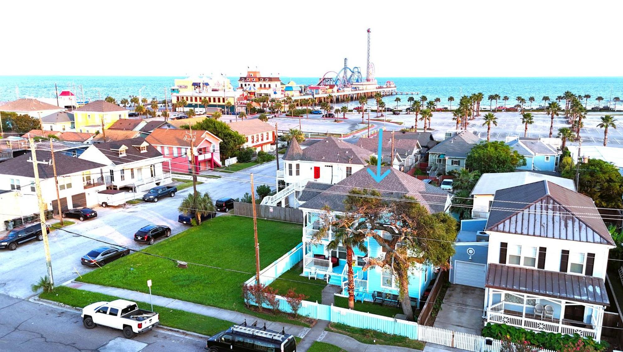 Casaazul-2605B-Pleasure Pier & Beach A Block Away- 3Bed 2Bath 7 Beds- 7 Minutes To Cruise Terminal Galveston Exterior photo